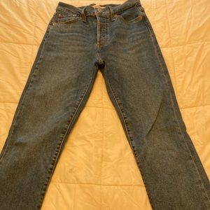 Levi Wedgie Straight